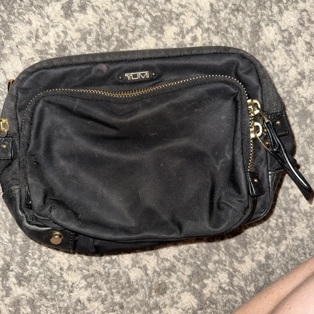 TUMI Voyageur Troy Shoulder Bag Crossbody Black Nylon And Leather